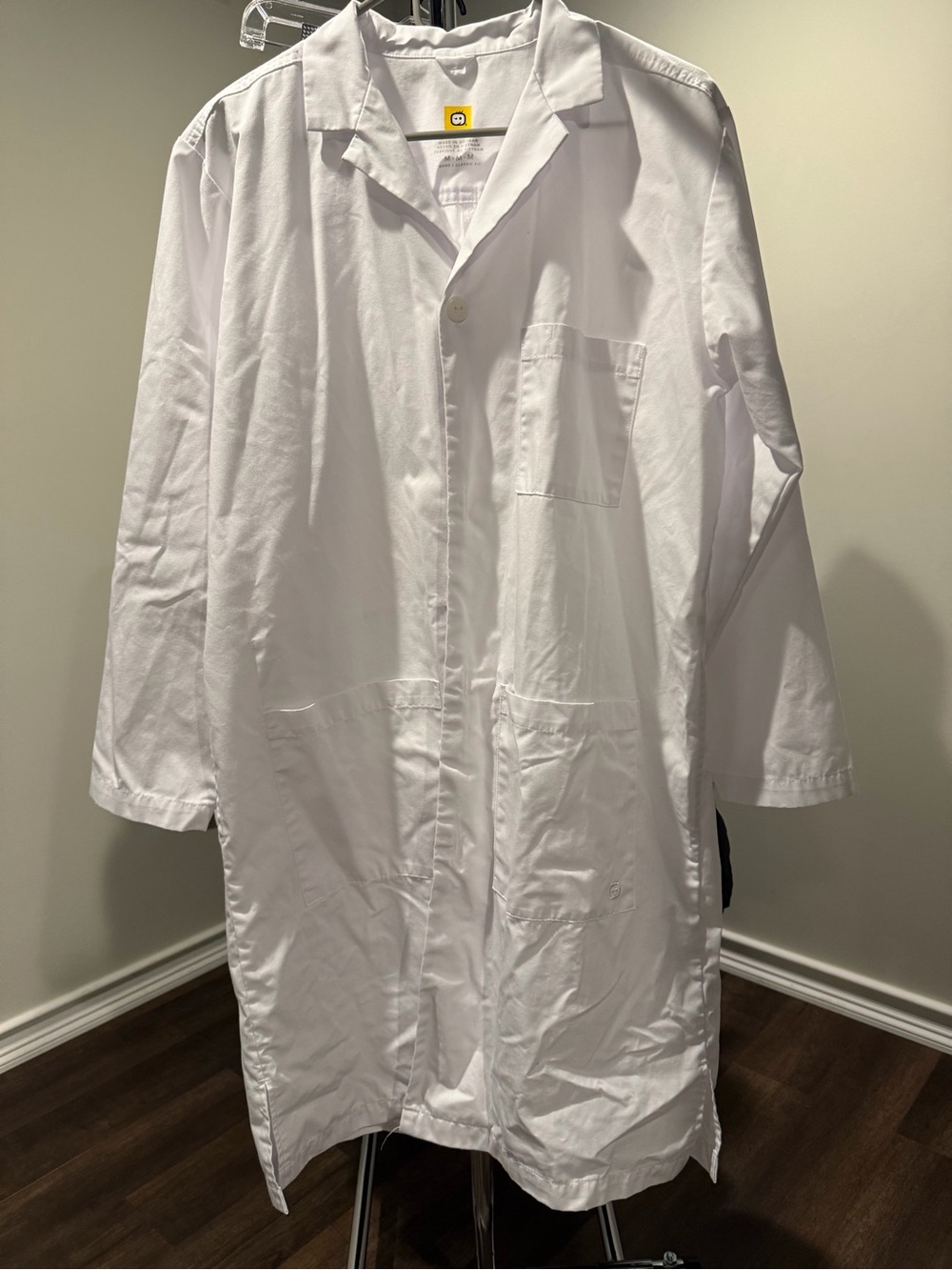 WonderWink White Long Lab Coat, Men’s Medium (Classic Fit)